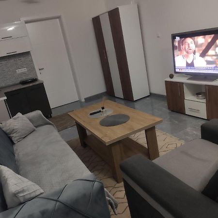Appartement Neer à Zivinice Extérieur photo